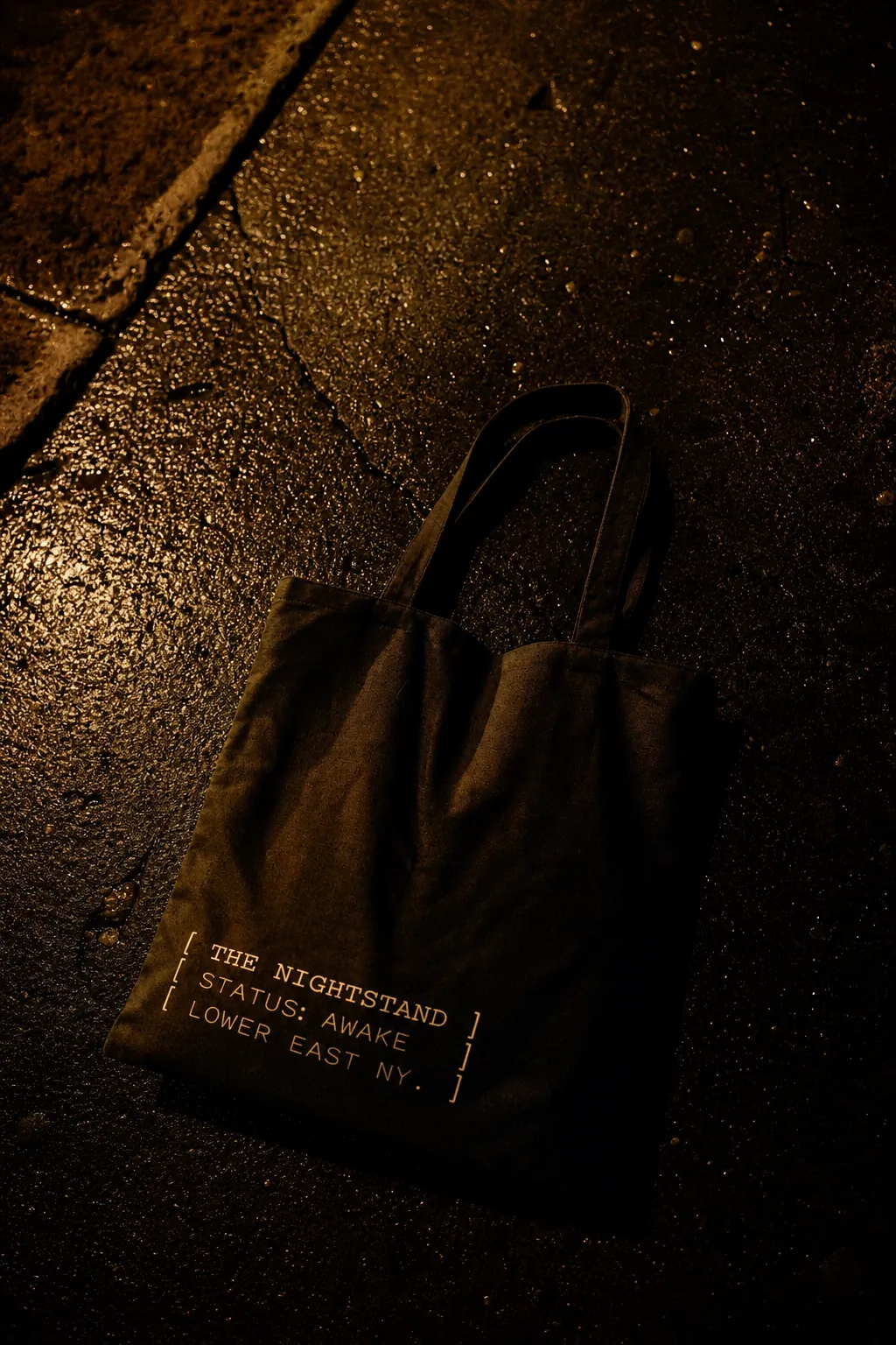 The Nightstand — tote bag en loneta pesada / nylon ripstop